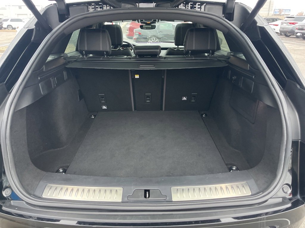 Used 2018 Land Rover Range Rover Velar R-Dynamic SE image 11