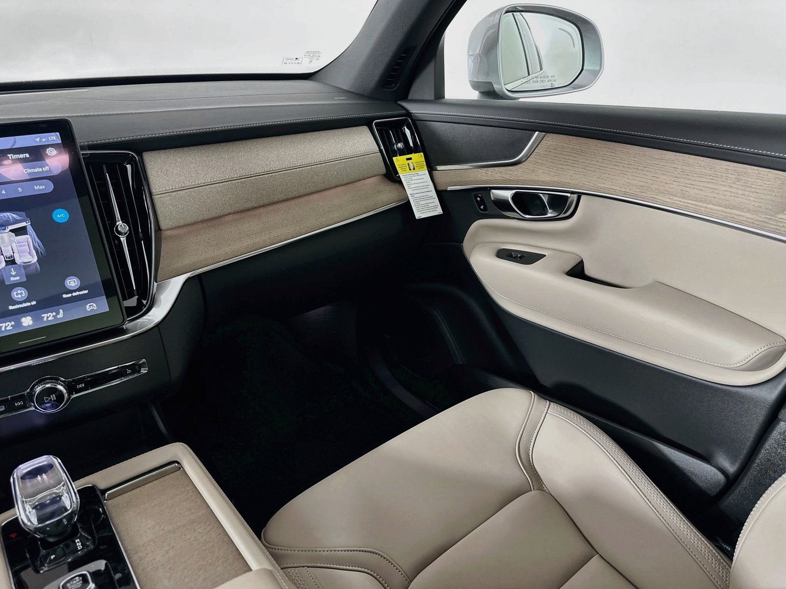 New 2026 Volvo XC90 T8 Plus w/ Protection Package Premier AWD/4WD image 23