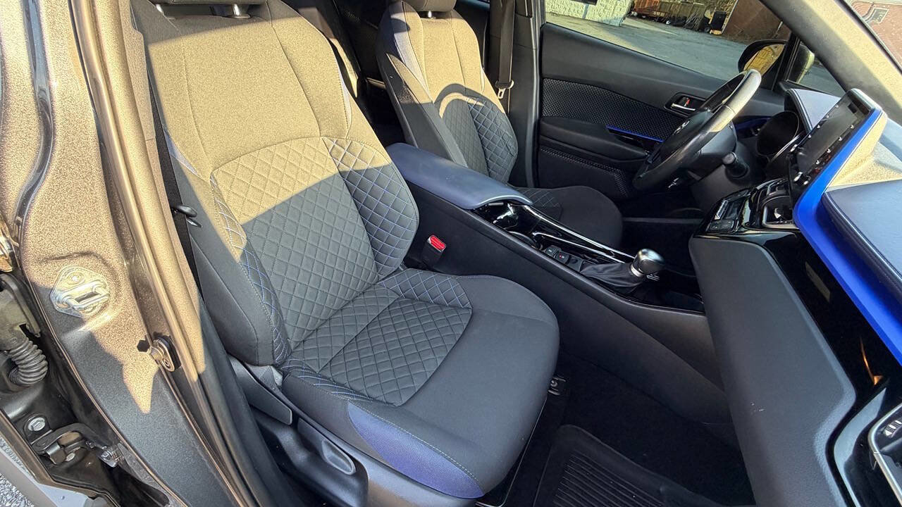 Used 2020 Toyota C-HR XLE image 14