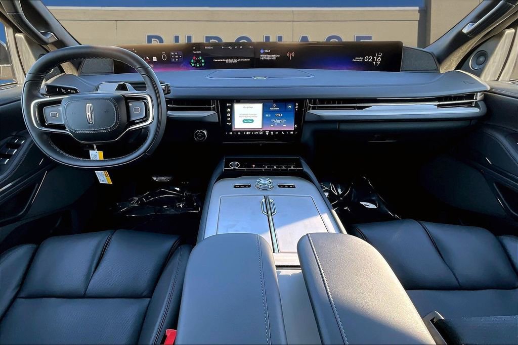 New 2026 Lincoln Navigator Reserve w/ Jet Appearance Package image 5