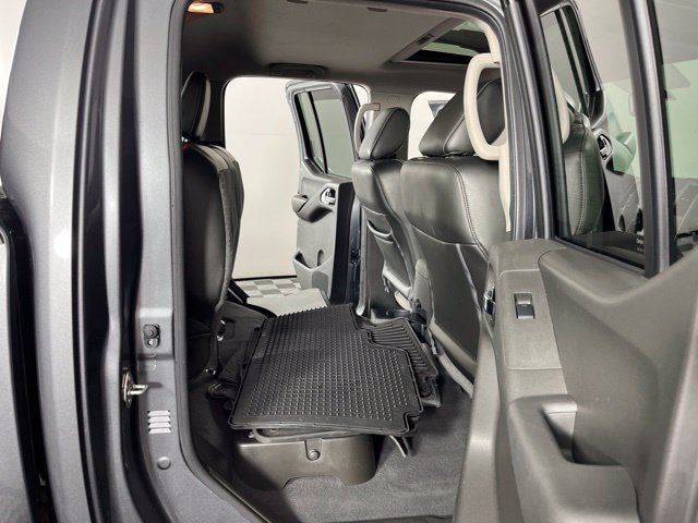 Used 2020 Nissan Frontier PRO-4X w/ Pro-4x Utility Package AWD/4WD image 43