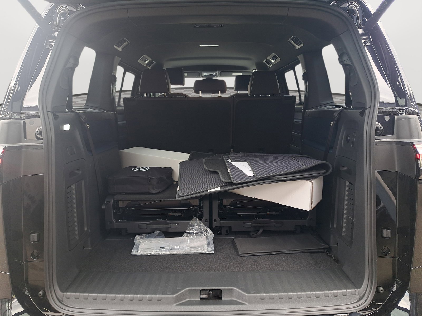 New 2025 Volkswagen ID. Buzz Pro S image 29