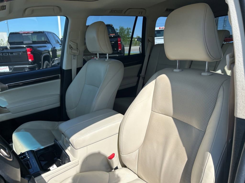 Used 2021 Lexus GX 460 Luxury w/ Accessory Package AWD/4WD image 18