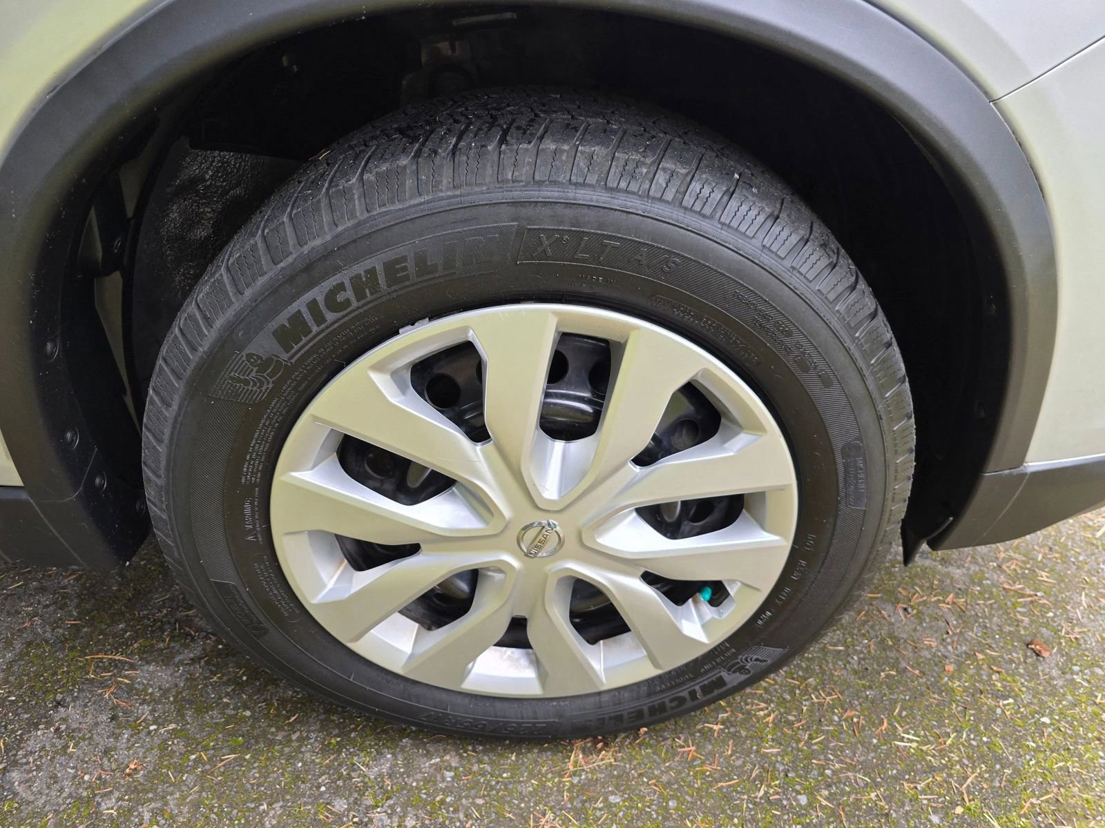 Used 2018 Nissan Rogue S image 10