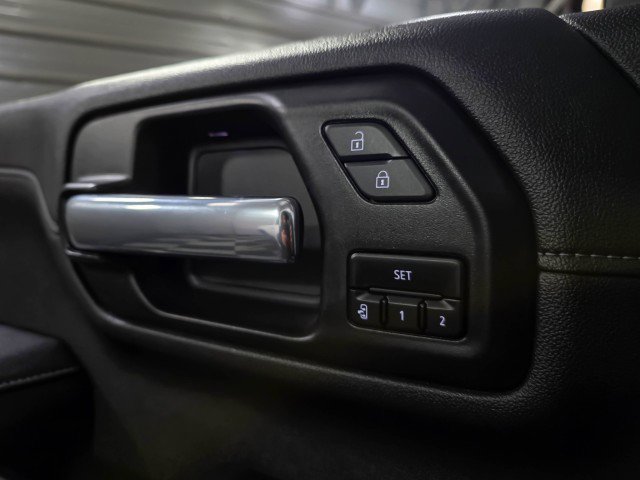 Used 2022 Chevrolet Silverado 3500 LTZ image 34