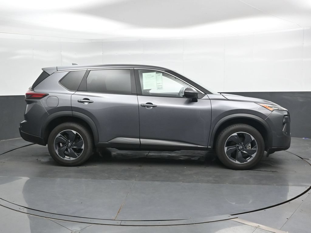 Used 2024 Nissan Rogue SV FWD image 5