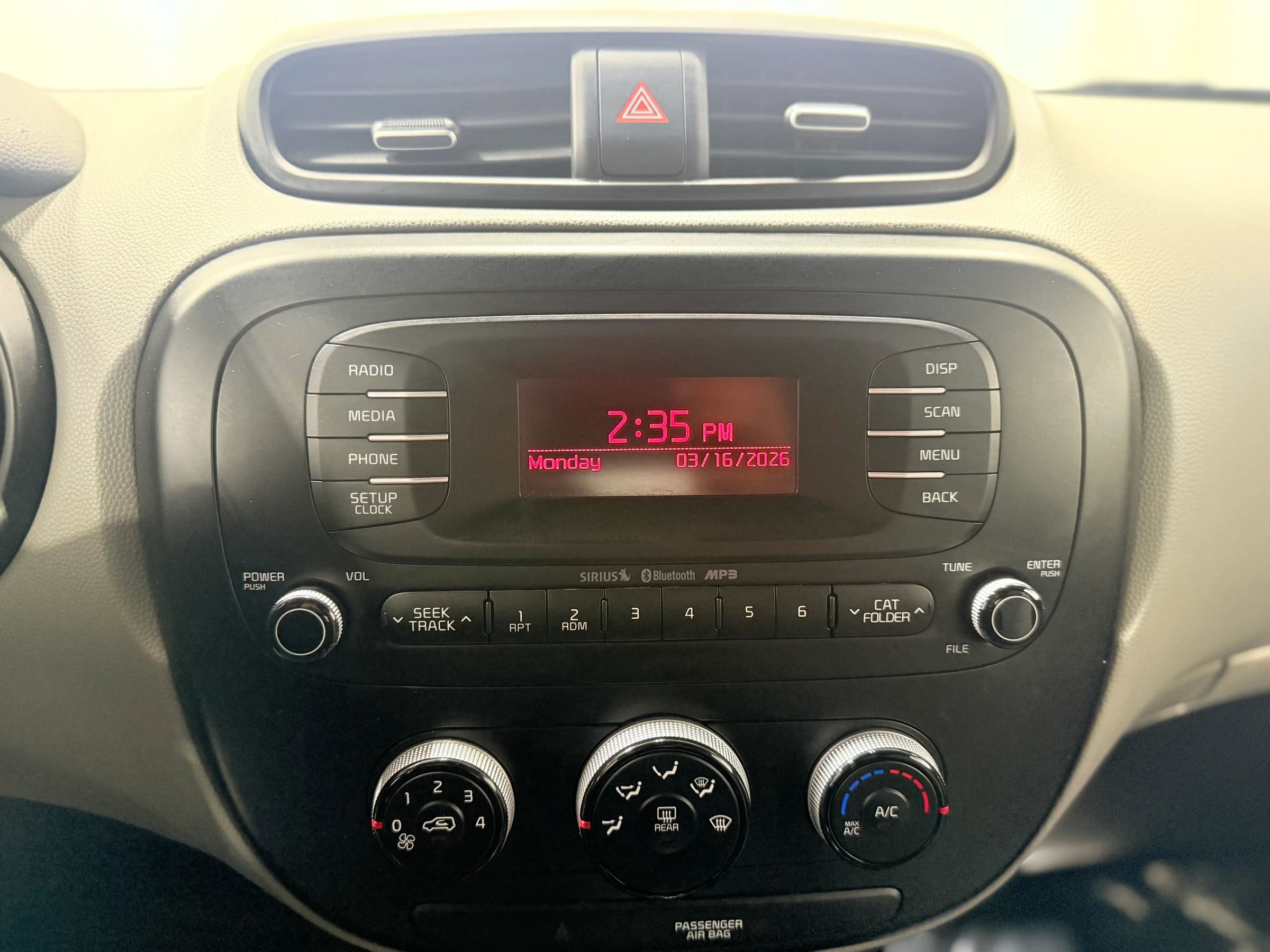 Used 2014 Kia Soul EV image 11