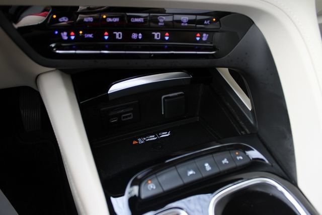 Used 2022 Buick Envision Avenir w/ Technology Package II FWD image 19