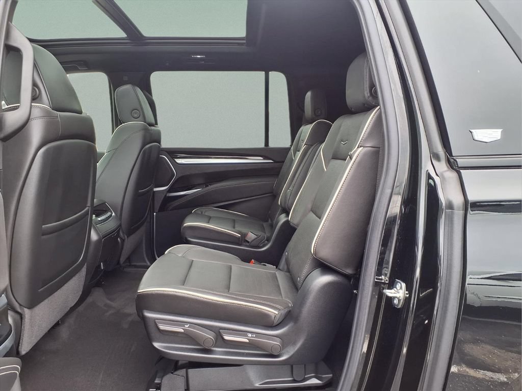 Certified 2026 Cadillac Escalade ESV Sport w/ LPO, ONYX Package AWD/4WD image 16