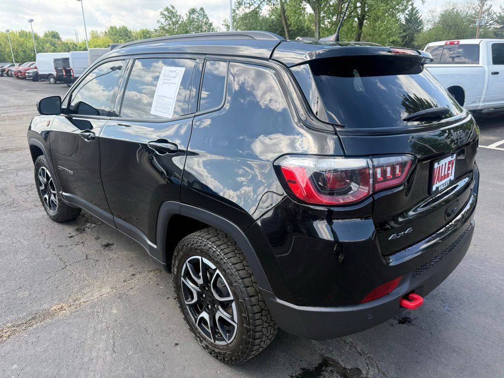 Used 2024 Jeep Compass Trailhawk AWD/4WD image 5