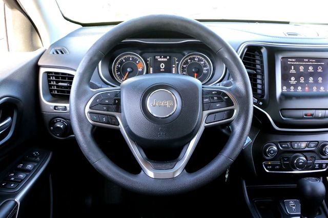 Used 2021 Jeep Cherokee Latitude FWD image 27
