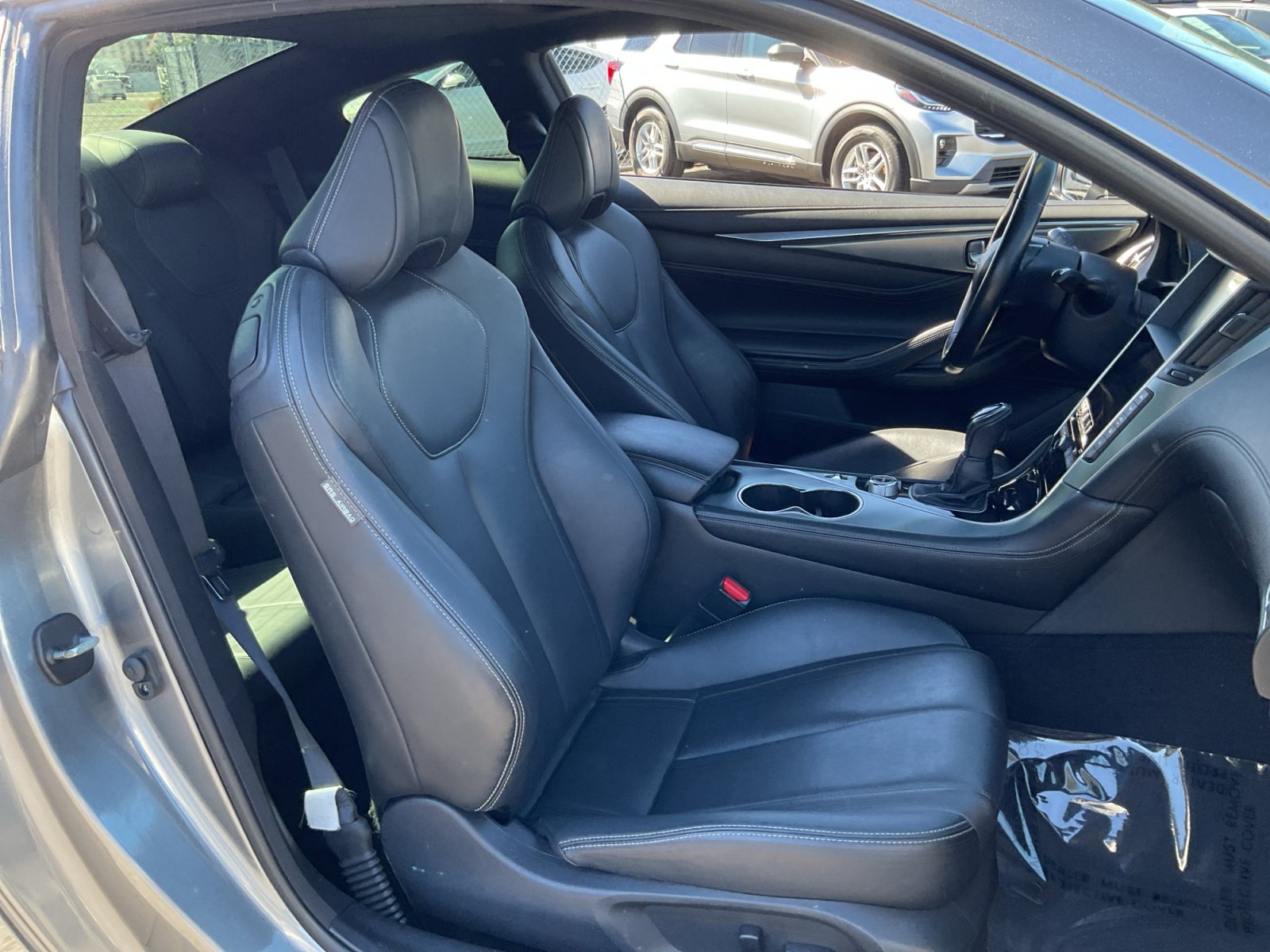 Used 2017 INFINITI Q60 2.0t w/ Moonroof Package RWD image 21