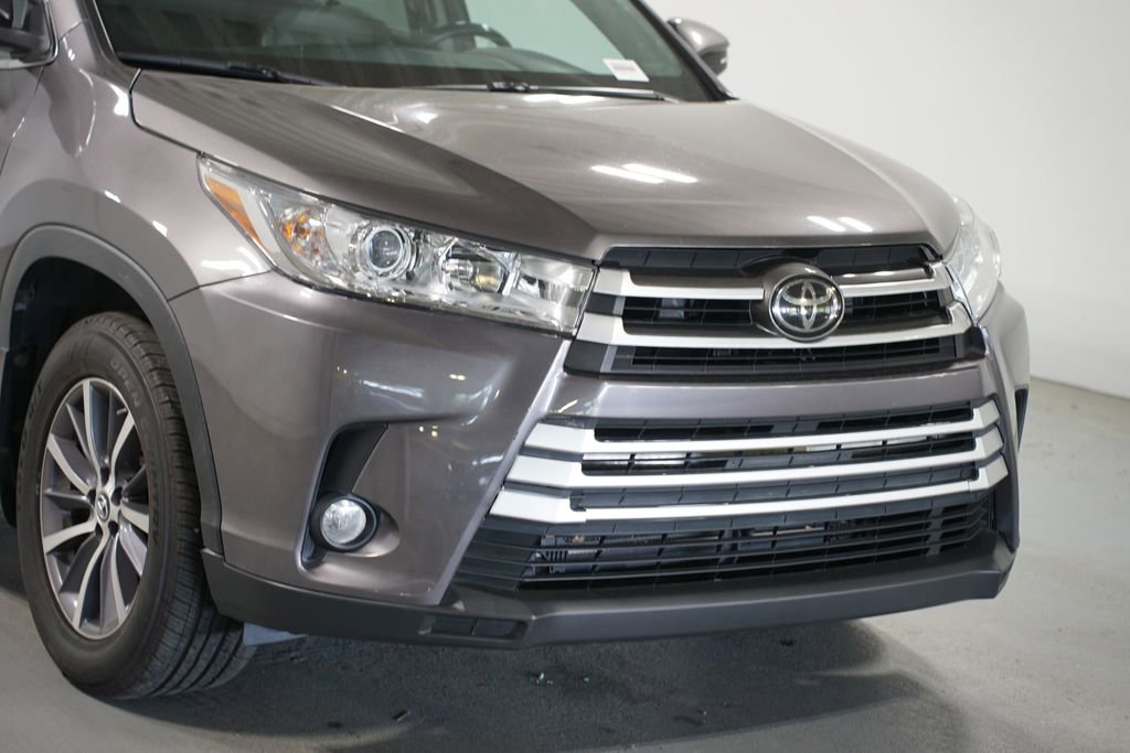 Used 2017 Toyota Highlander XLE image 4