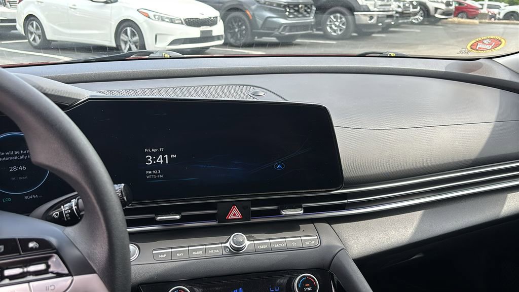 Used 2024 Hyundai Elantra Blue FWD image 19