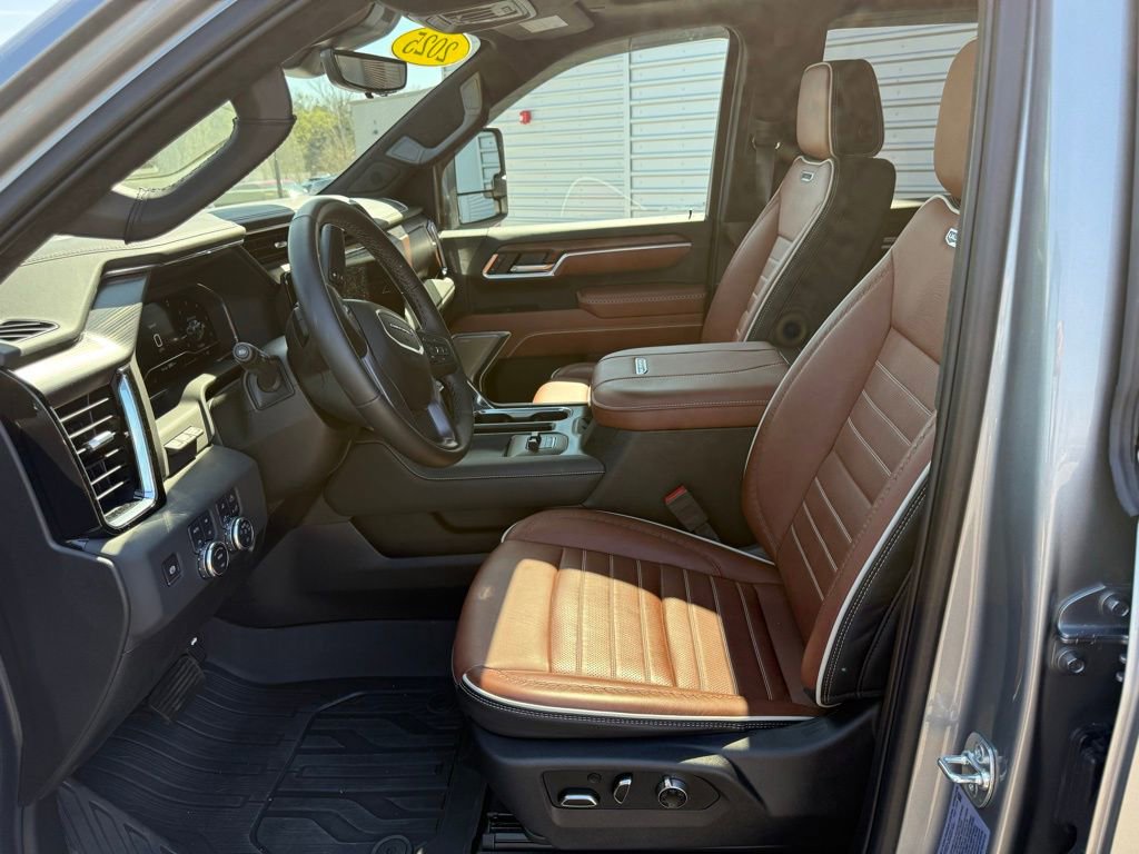 Used 2025 GMC Sierra 2500 Denali Ultimate image 29