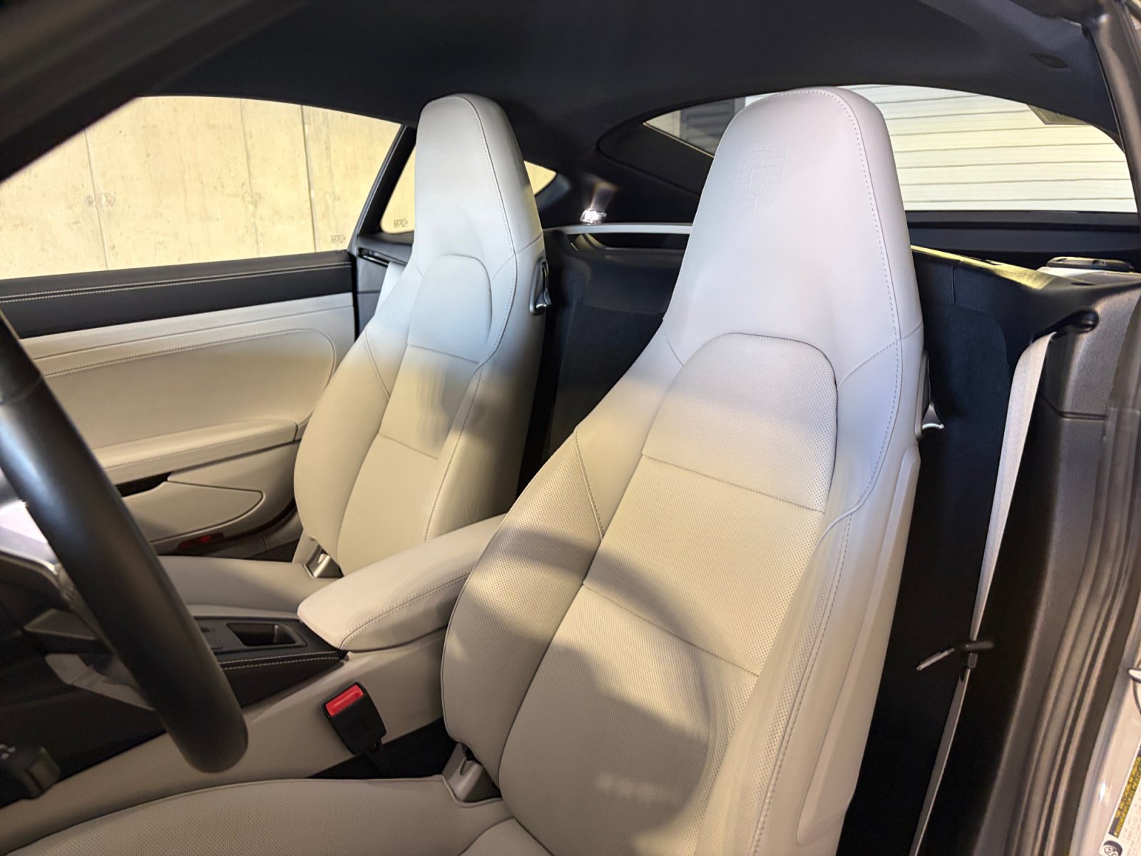 Certified 2024 Porsche 718 Cayman RWD image 33