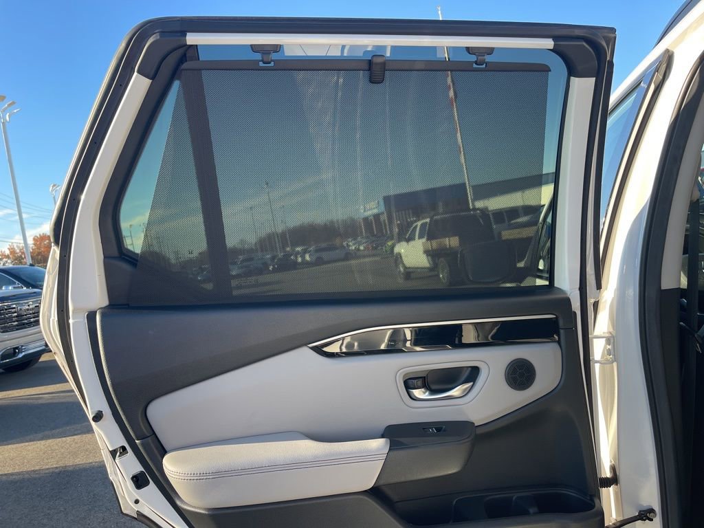 Used 2025 Honda Pilot Touring image 17