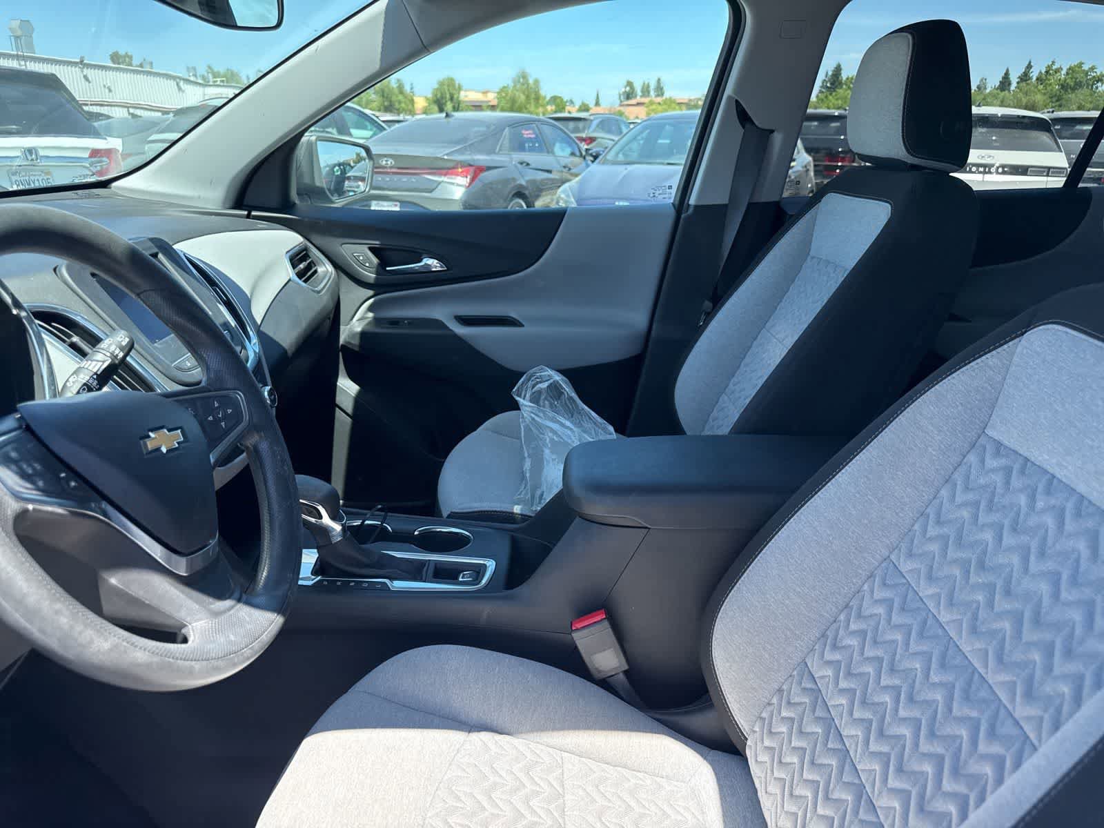Used 2022 Chevrolet Equinox LS w/ LPO, Floor Liner Package AWD/4WD image 20