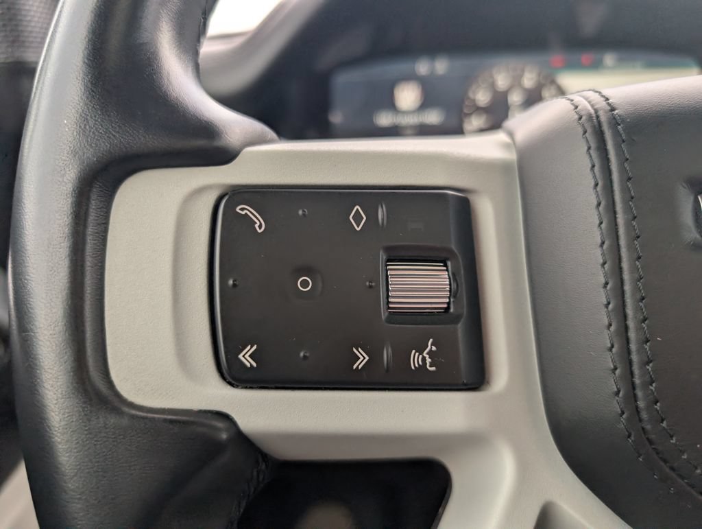 Used 2022 Land Rover Defender 110 XS Edition AWD/4WD image 17