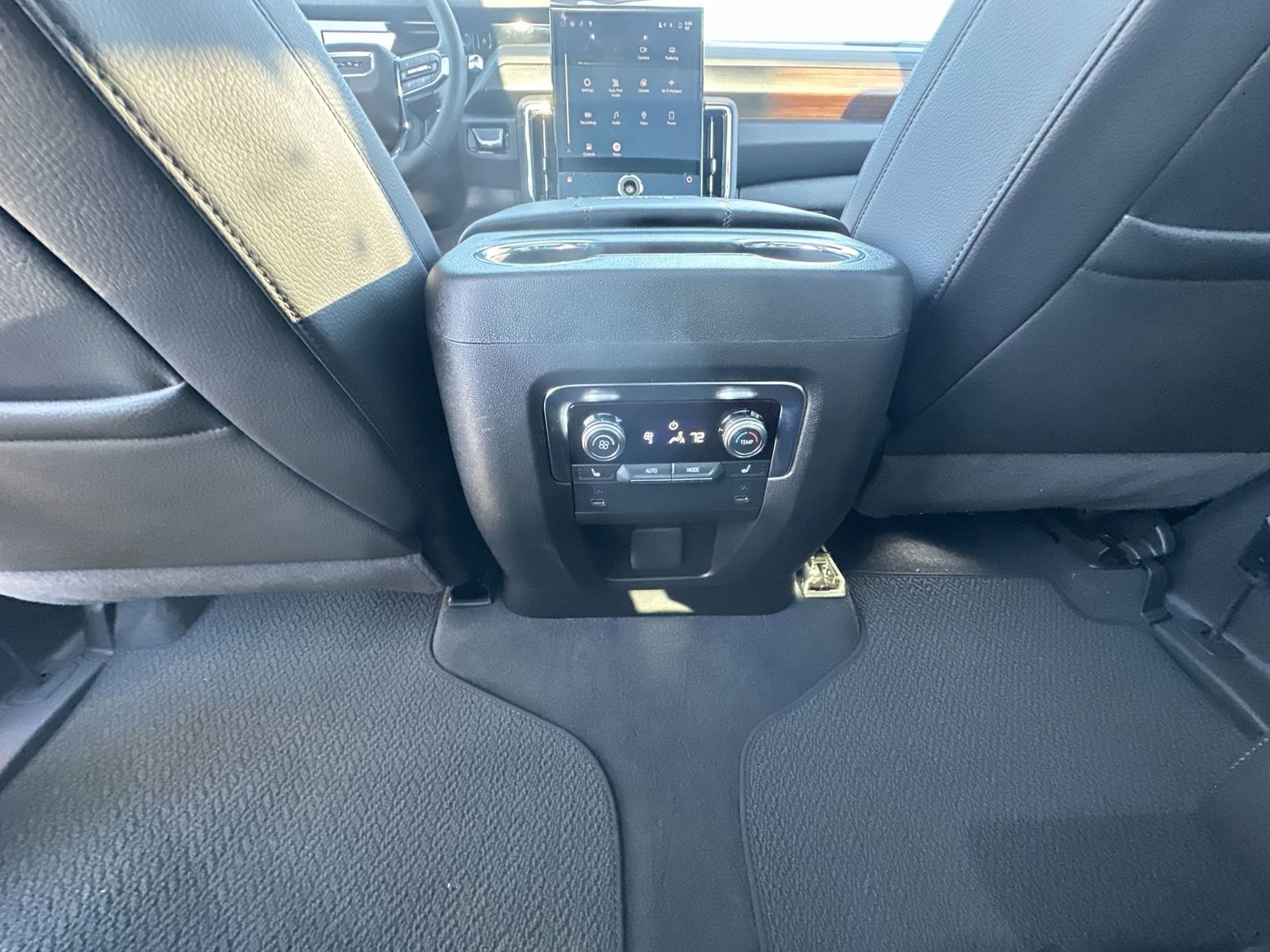 New 2026 GMC Yukon Denali w/ Sun & Power Step Package AWD/4WD image 22