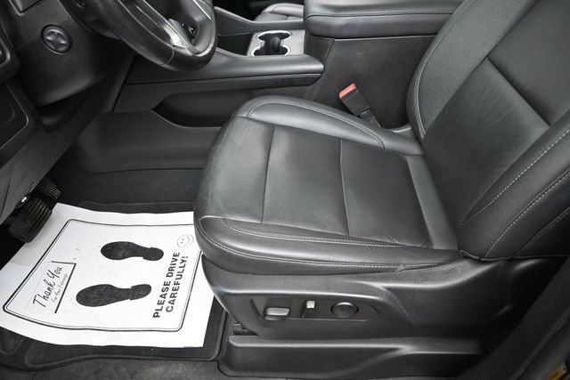 Used 2022 Chevrolet Tahoe LT w/ Luxury Package AWD/4WD image 15