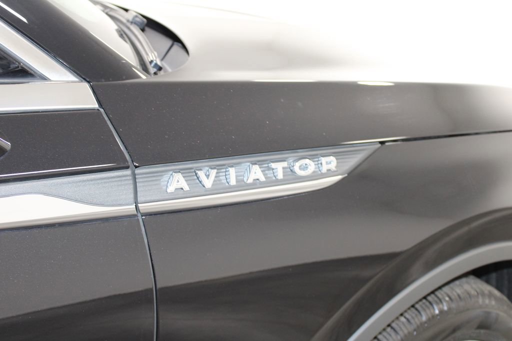 Used 2025 Lincoln Aviator Reserve image 12