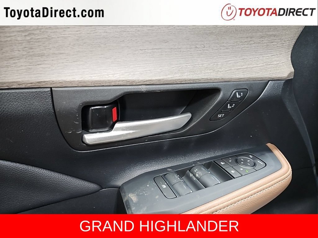 New 2026 Toyota Grand Highlander AWD image 26