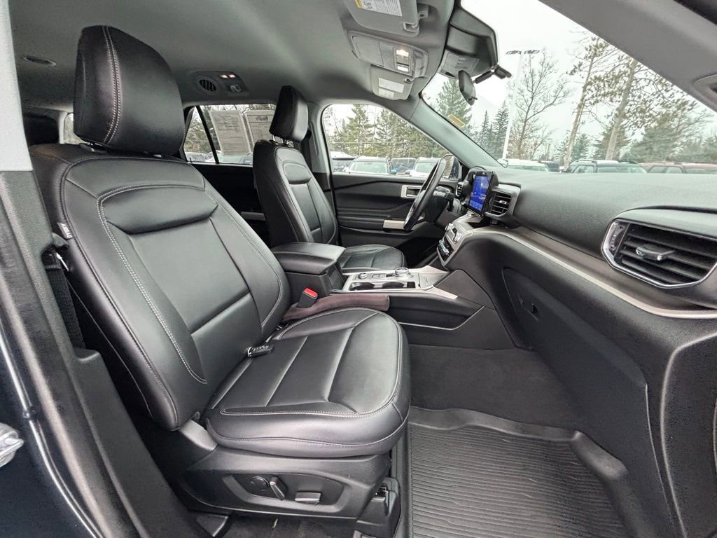 Used 2023 Ford Explorer XLT w/ Equipment Group 202A image 21