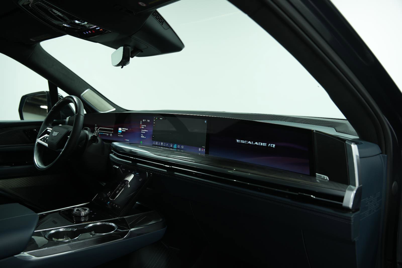 Used 2025 Cadillac Escalade IQ Luxury 2 w/ LPO, Premium Carpet Package image 17