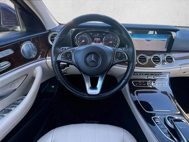 Used 2017 Mercedes-Benz E 300 4MATIC image 7