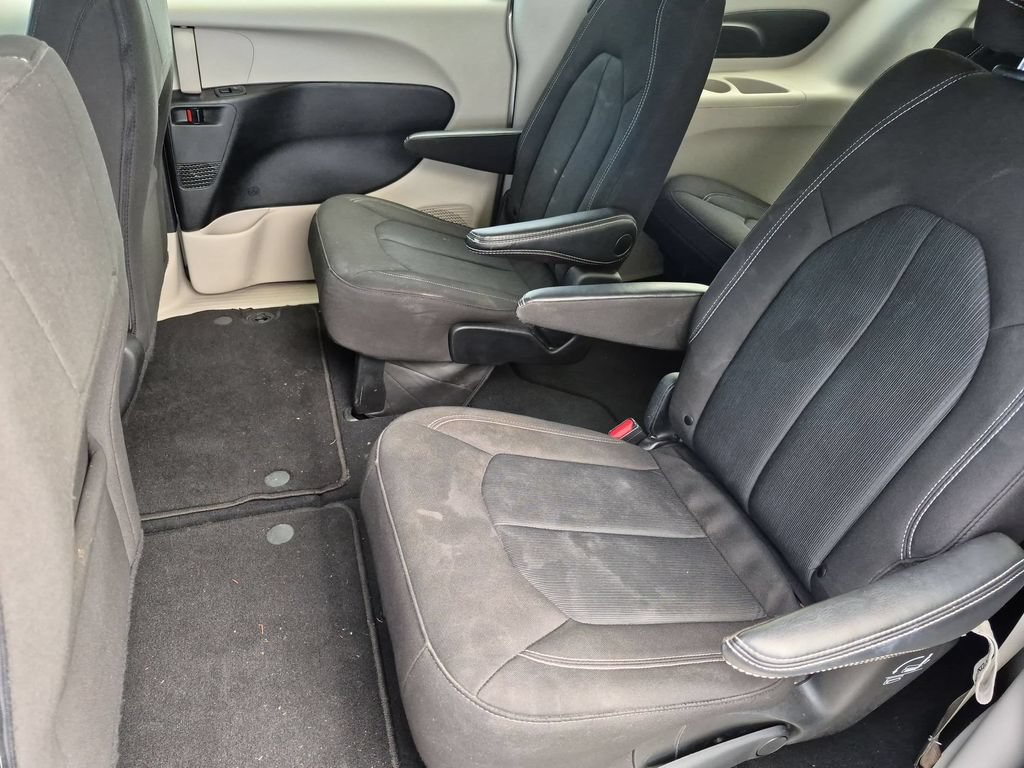 Used 2023 Chrysler Voyager LX FWD image 27