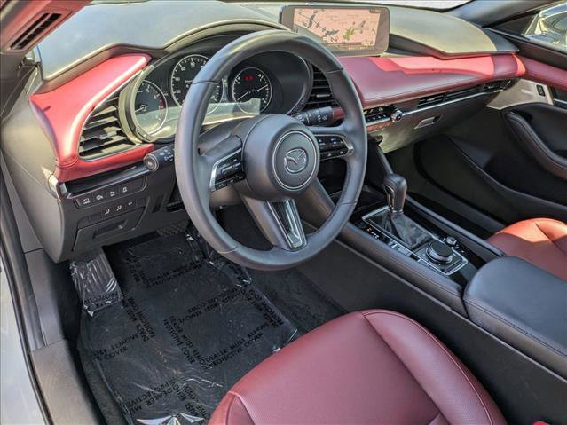 Used 2025 MAZDA MAZDA3 Hatchback w/Premium Plus Pkg image 9