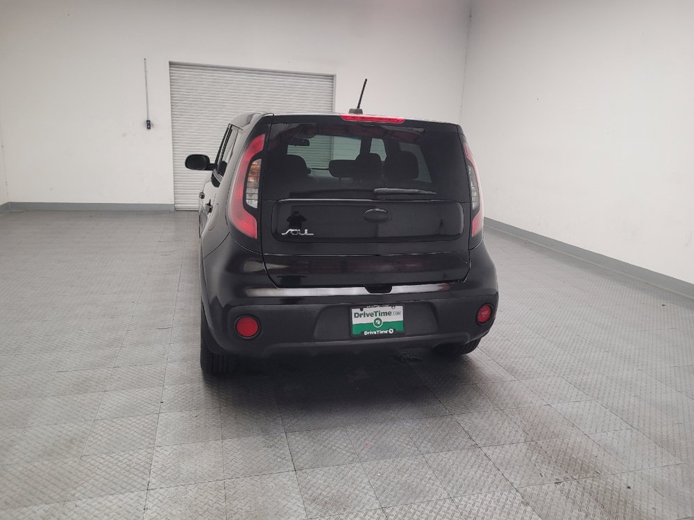 Used 2017 Kia Soul FWD image 6