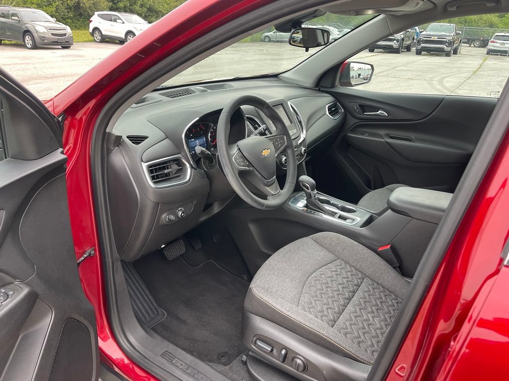 Used 2024 Chevrolet Equinox LT FWD image 13