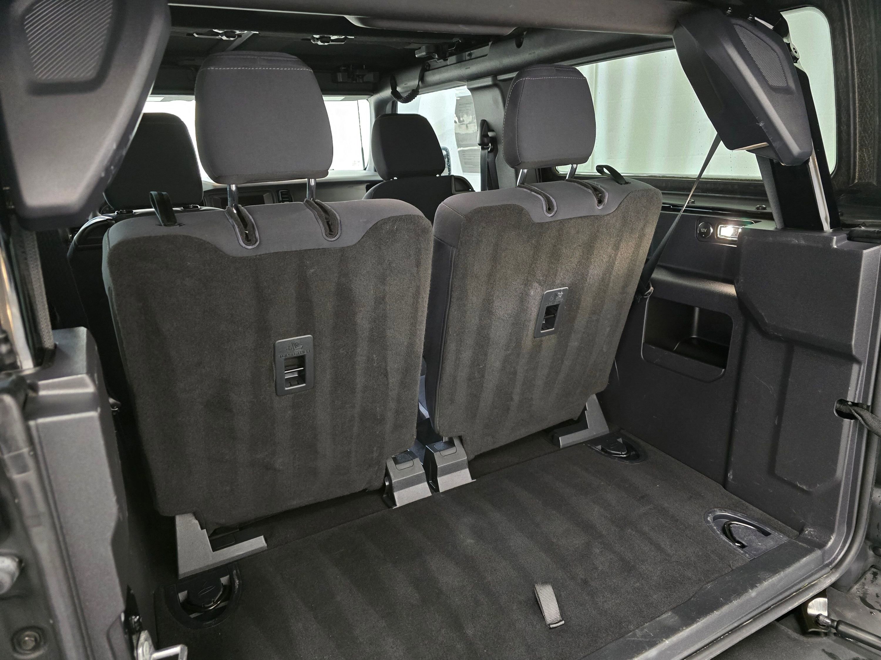 Used 2022 Ford Bronco Base image 19