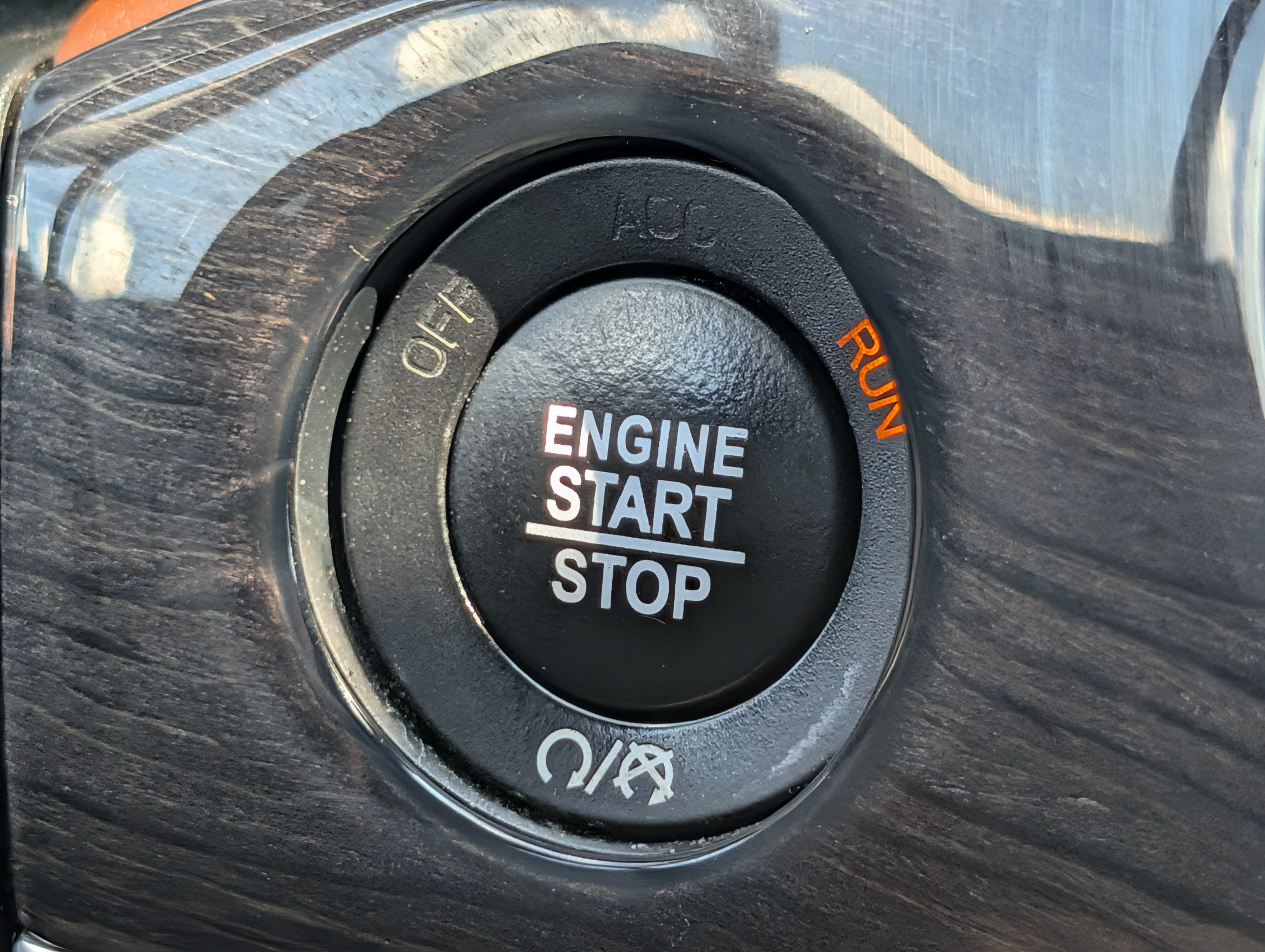 Used 2020 Jeep Grand Cherokee Overland AWD/4WD image 30