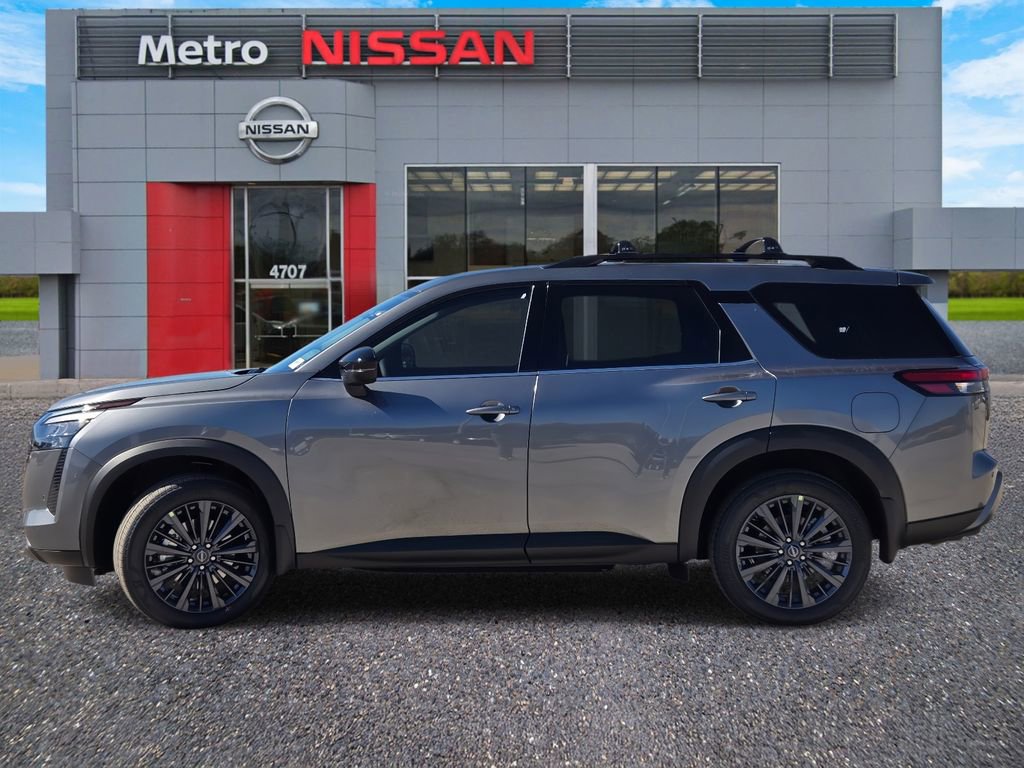 New 2026 Nissan Pathfinder SL image 3