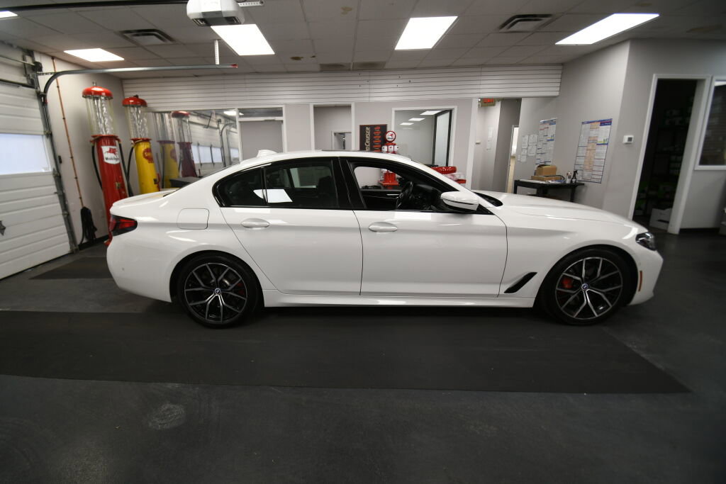 Used 2022 BMW M550i xDrive w/ Executive Package image 9