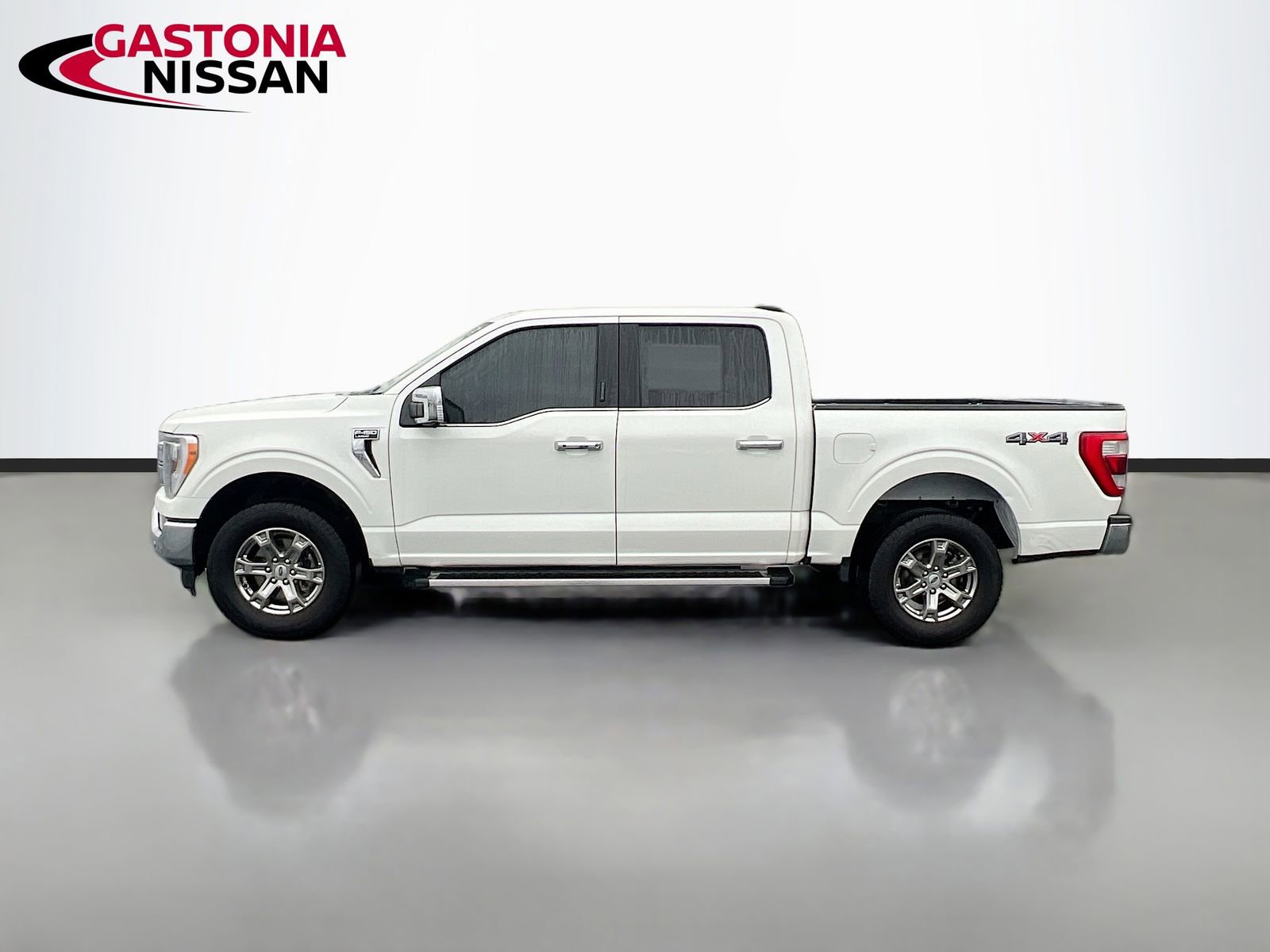 Used 2023 Ford F150 Lariat w/ Trailer Tow Package image 5