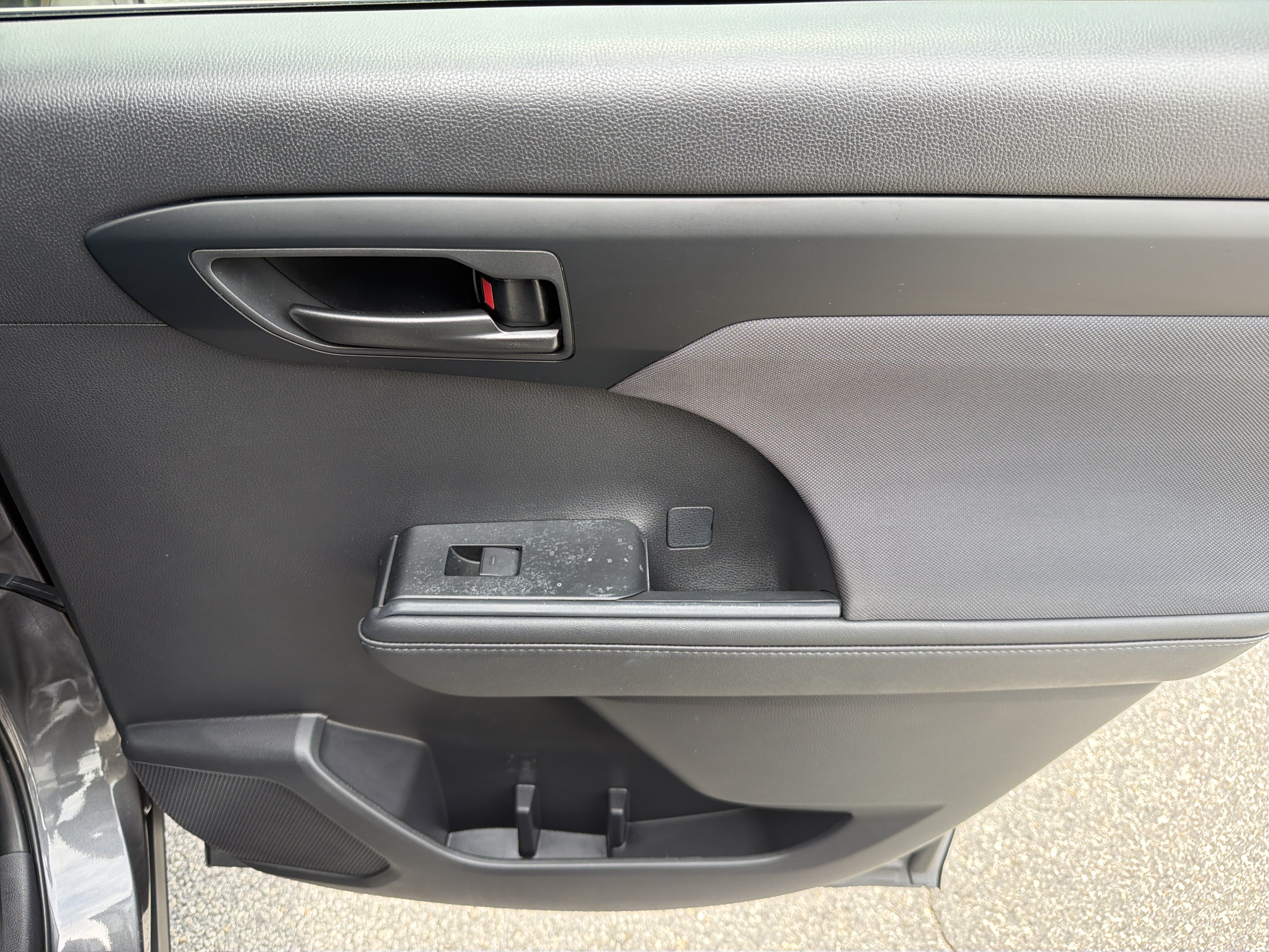 Certified 2025 Toyota Highlander LE FWD image 26