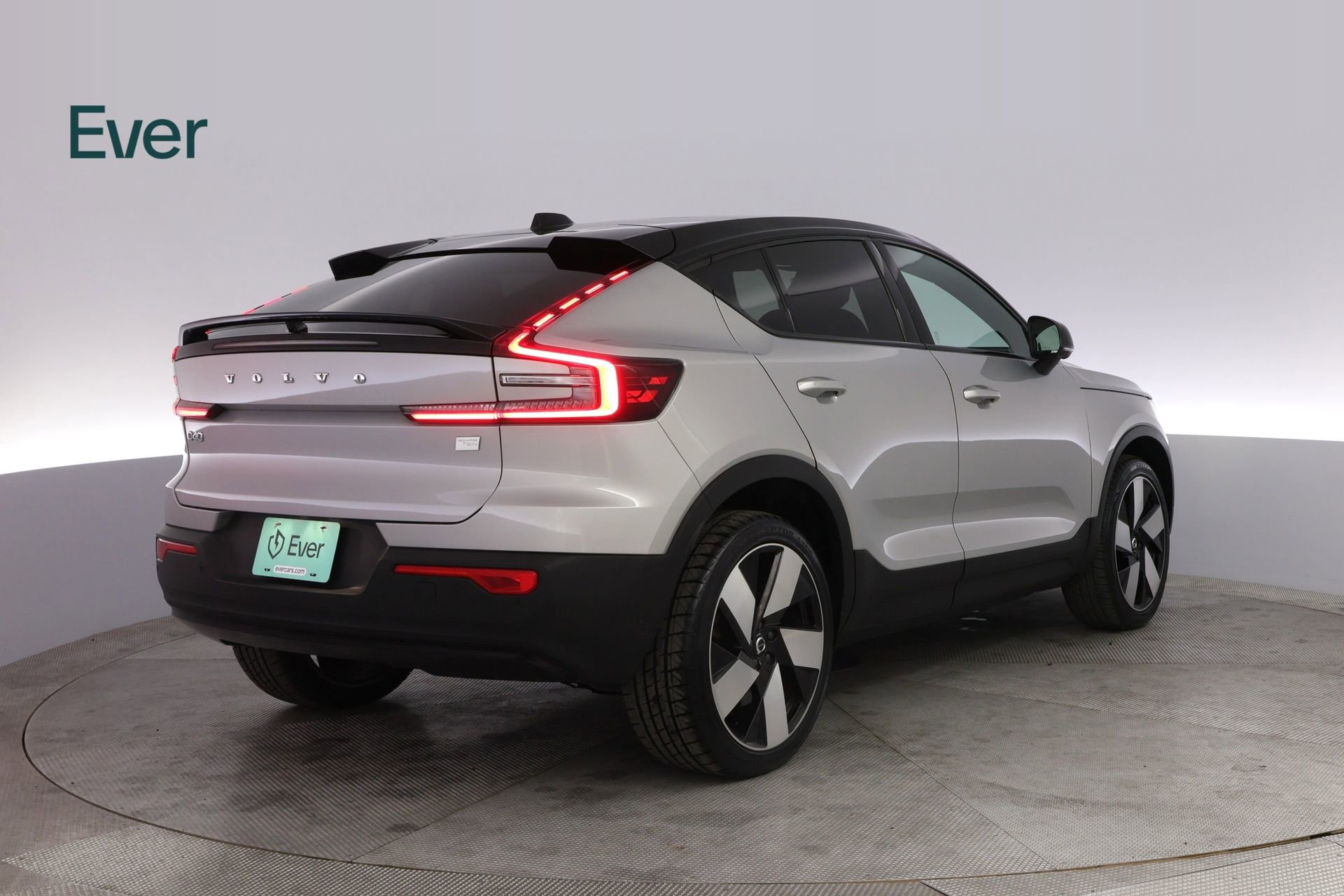 Used 2022 Volvo C40 P8 Recharge Ultimate image 3