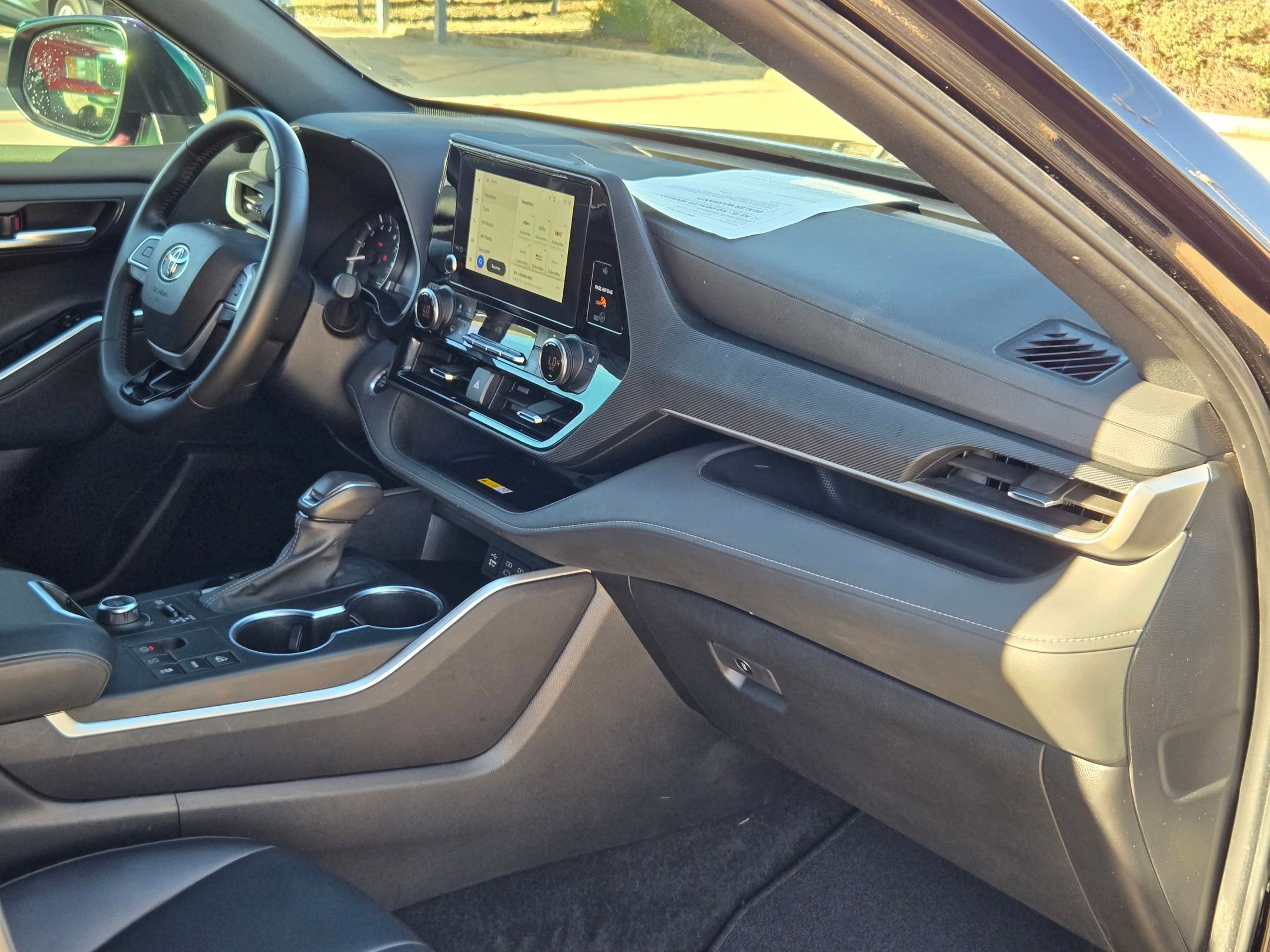 Used 2024 Toyota Highlander XSE image 29