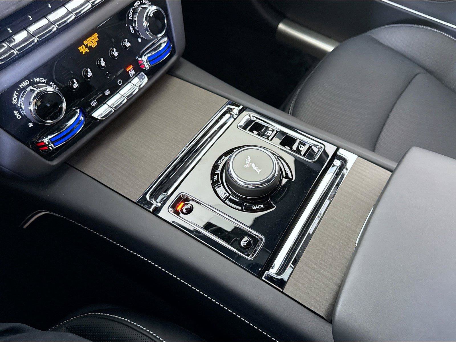 Used 2025 Rolls-Royce Spectre AWD/4WD image 22
