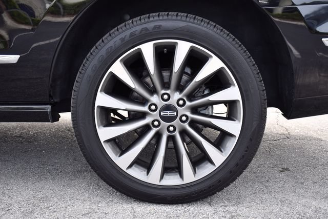 Used 2020 Lincoln Navigator Reserve RWD image 27