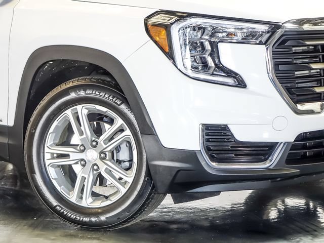 Certified 2023 GMC Terrain SLE w/ Driver Convenience Package FWD image 4