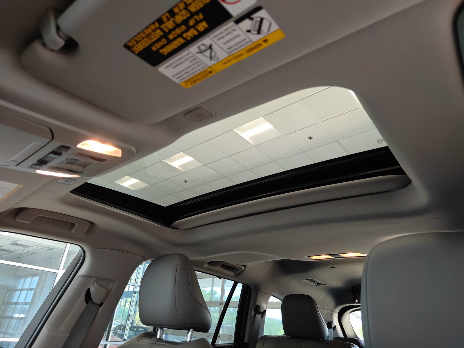Used 2024 Toyota Highlander XLE FWD image 10