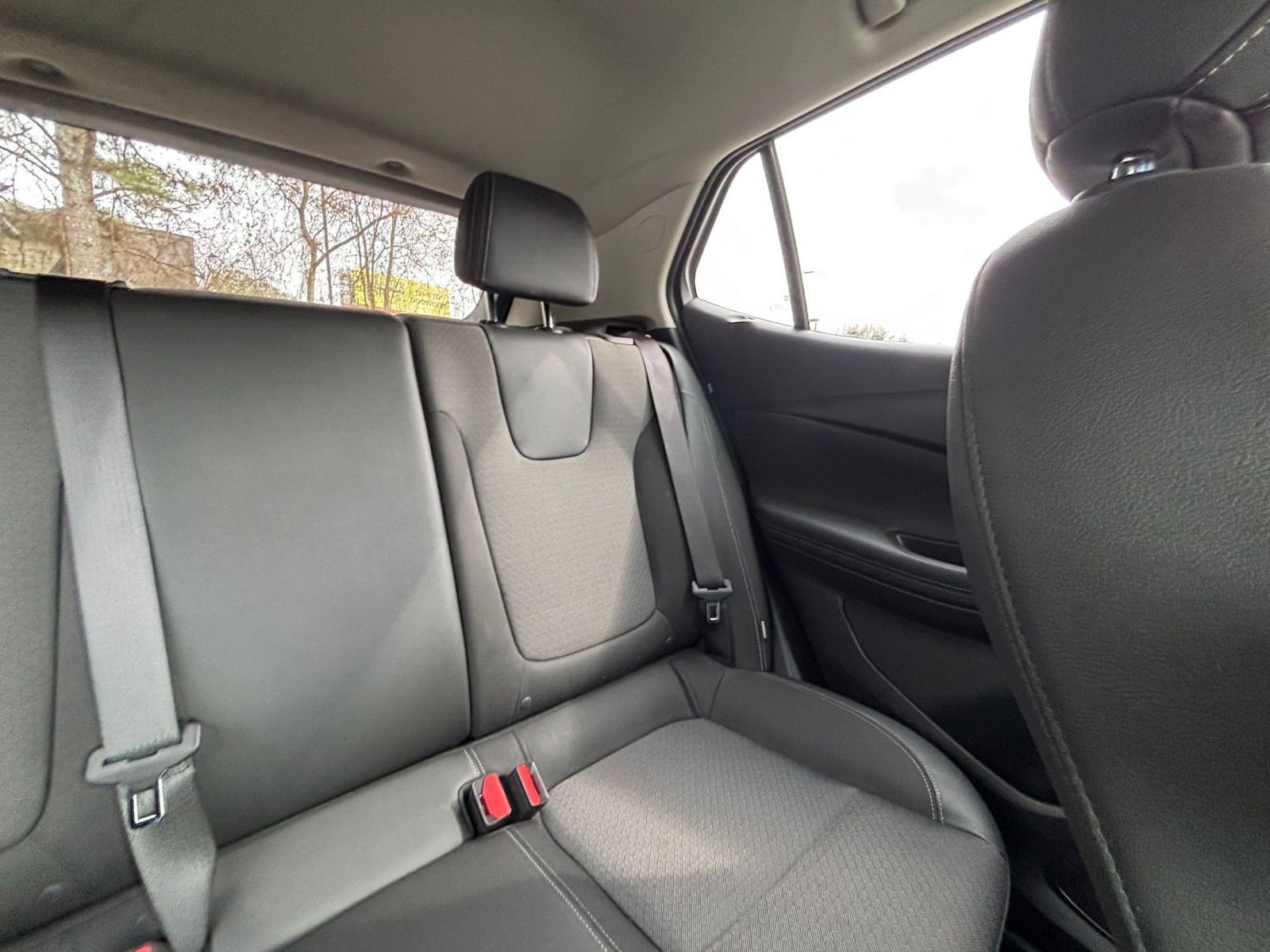 Used 2025 Buick Encore GX Preferred image 38