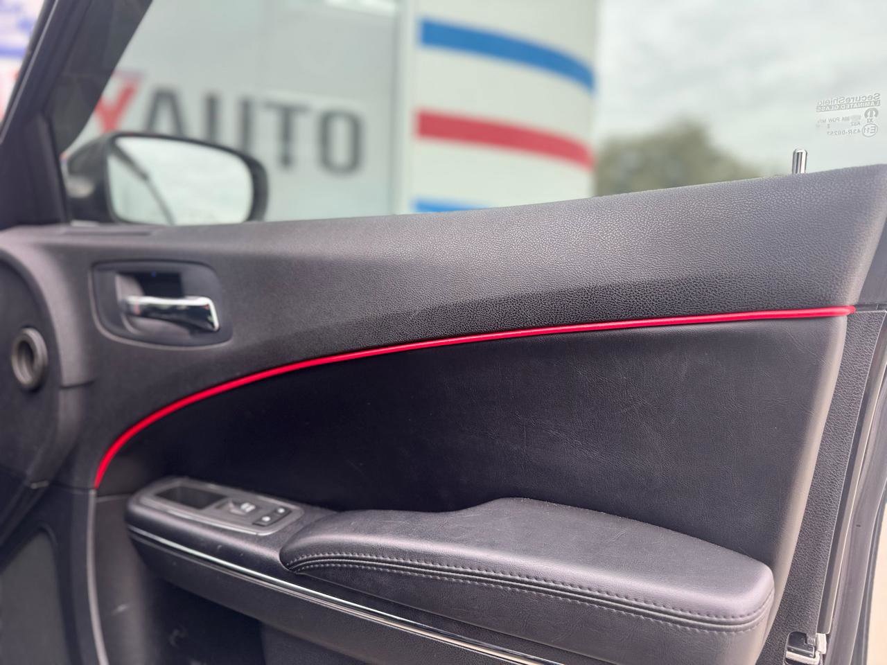 Used 2013 Dodge Charger SE image 35