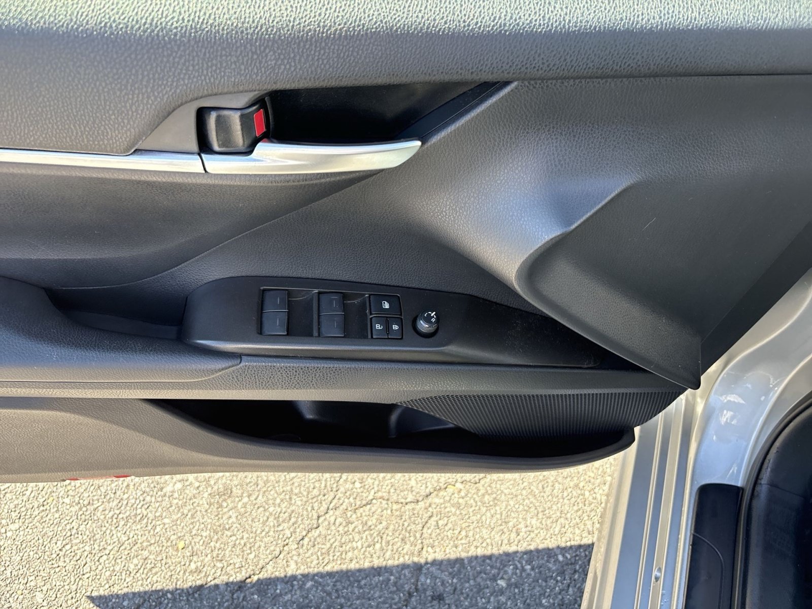 Used 2024 Toyota Camry SE FWD image 15