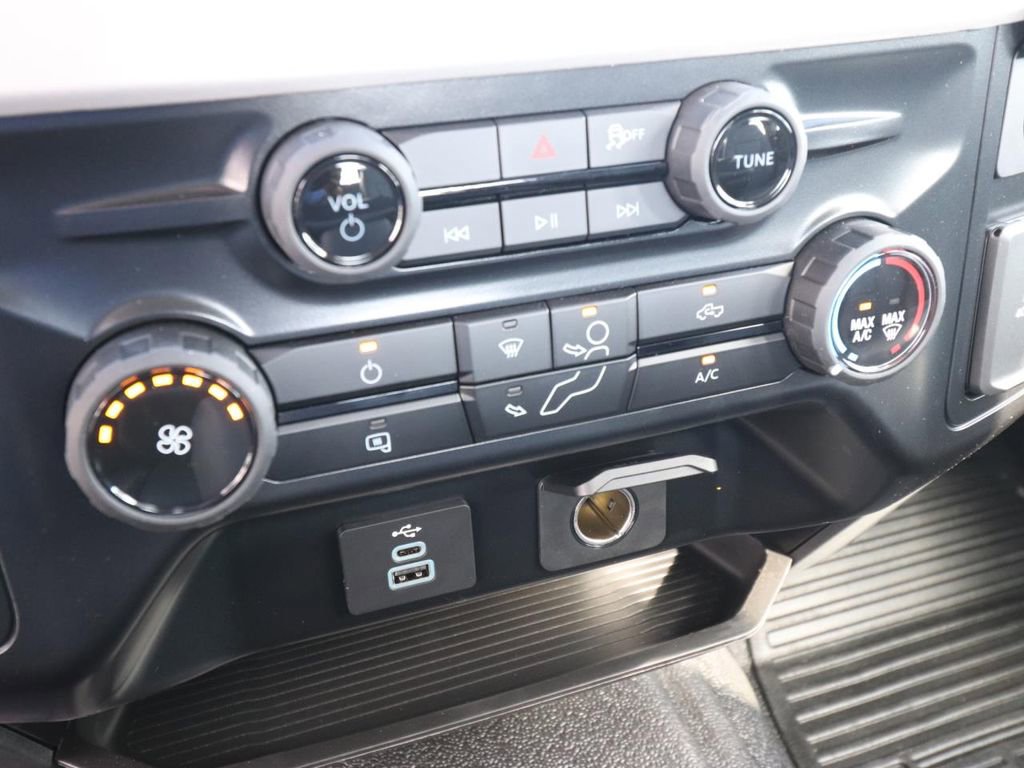 New 2026 Ford F250 XL w/ XL Chrome Package image 18